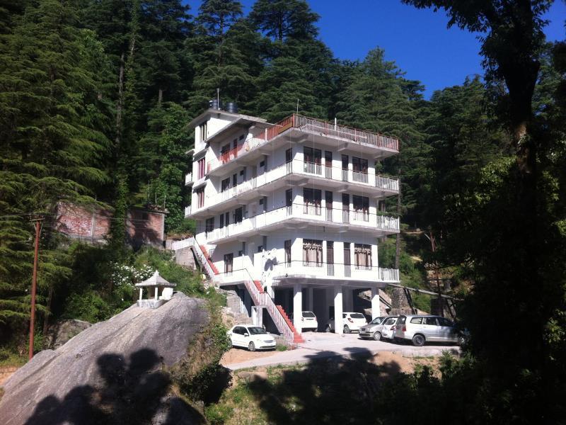 Oyo 1153 The Oak Valley Dharamshala Bagian luar foto